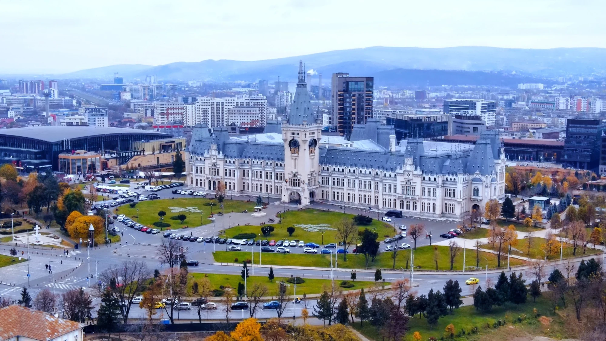 Palace of Culture and central Iași